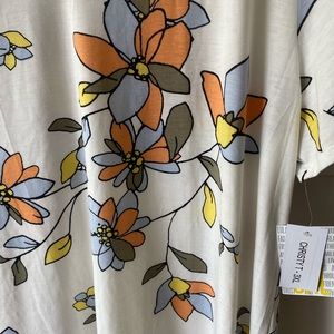LuLaRoe Tops - LulaRoe 3XL Christy T White Floral LuLaRoe Tops - LulaRoe 3XL Christy T White Floral